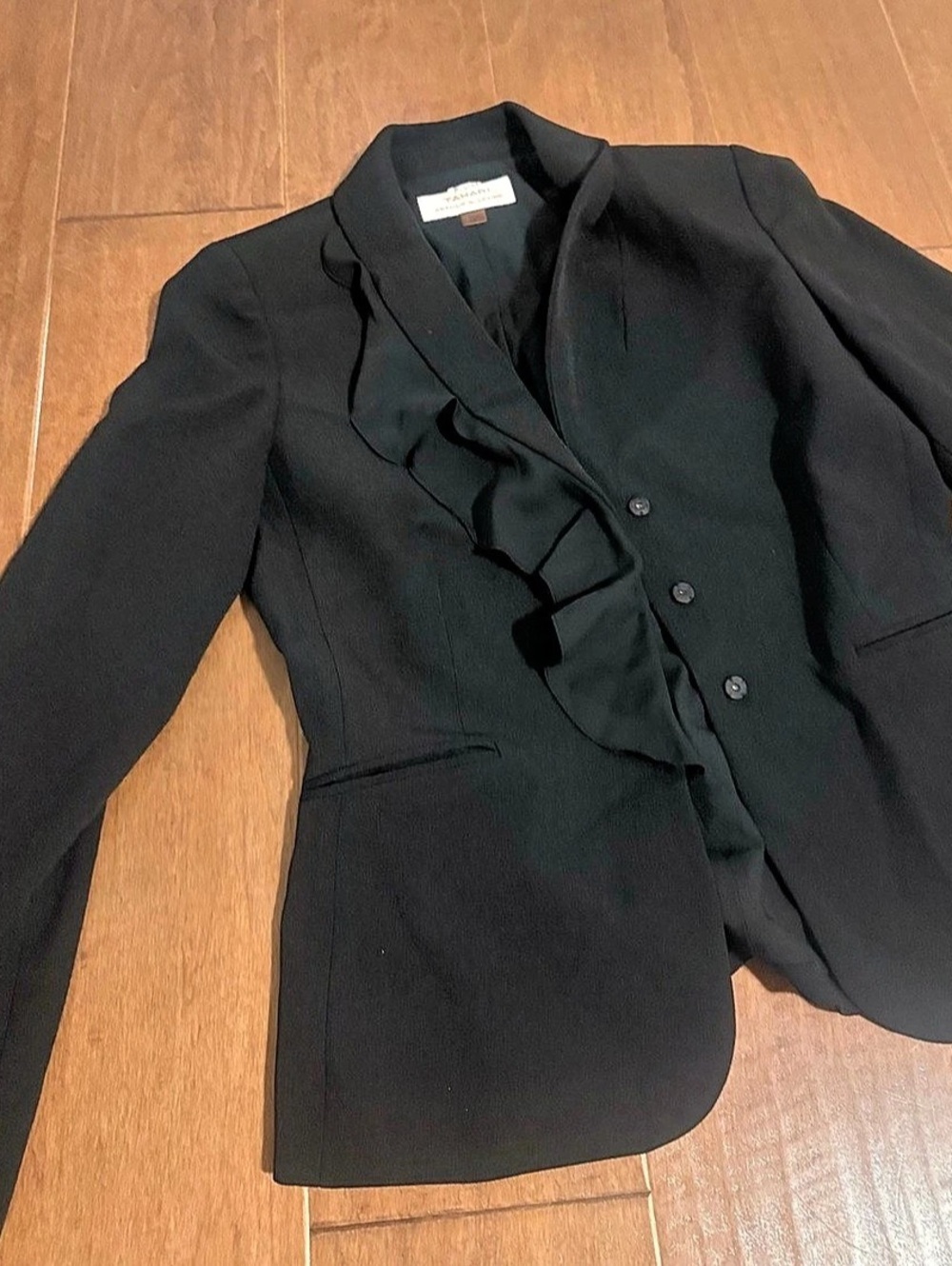 Tahari Arthur S. Levine Black Ruffle Front Blazer Like New size 4